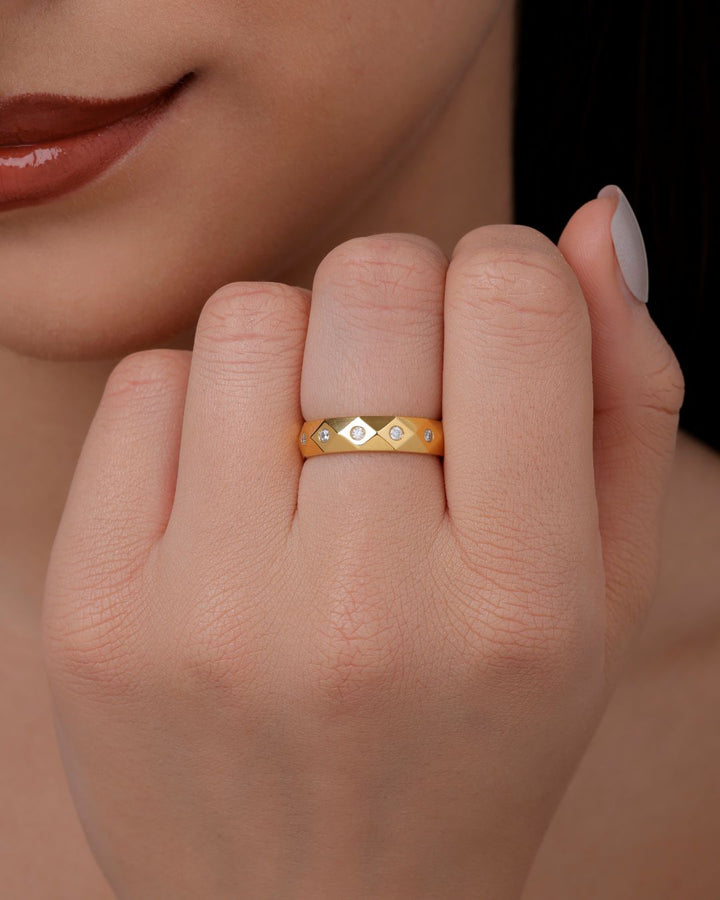 Brilliant Faceted Band