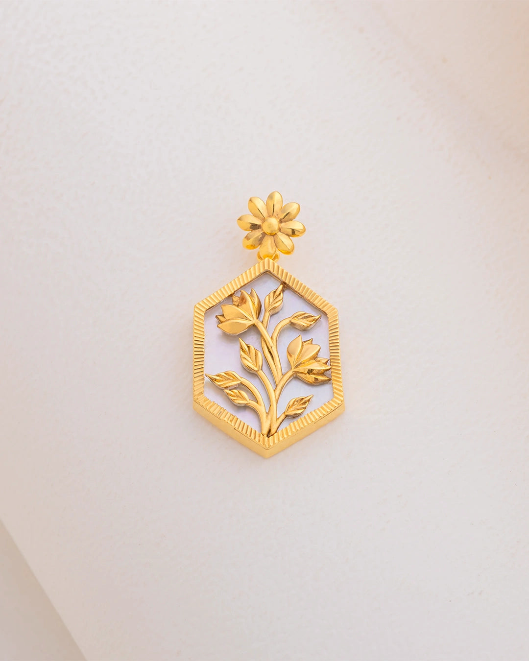 HexaFlora Elegance Pendant