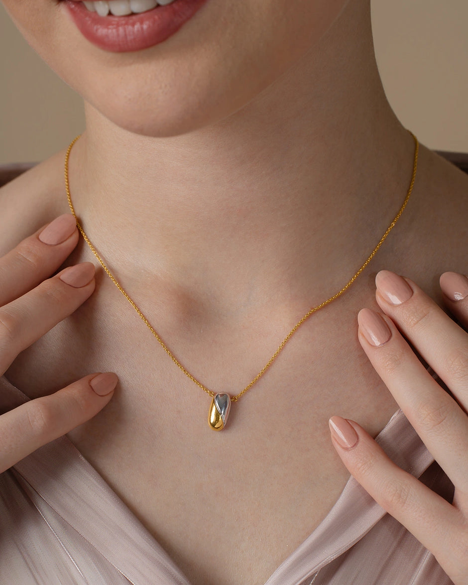 Oval Contrast Pendant