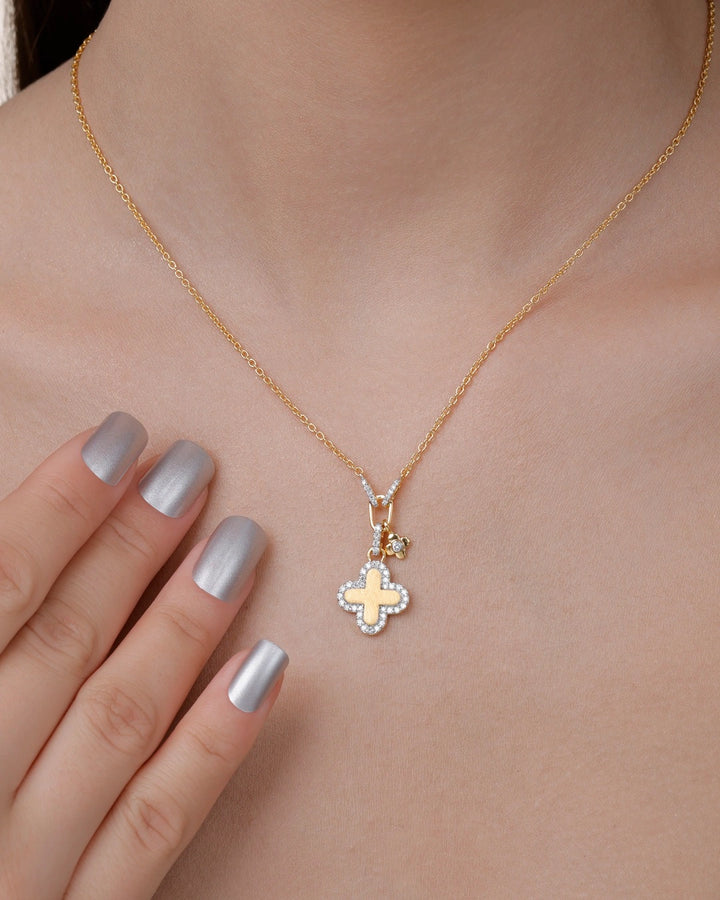 Gilded Texture Clover Necklace
