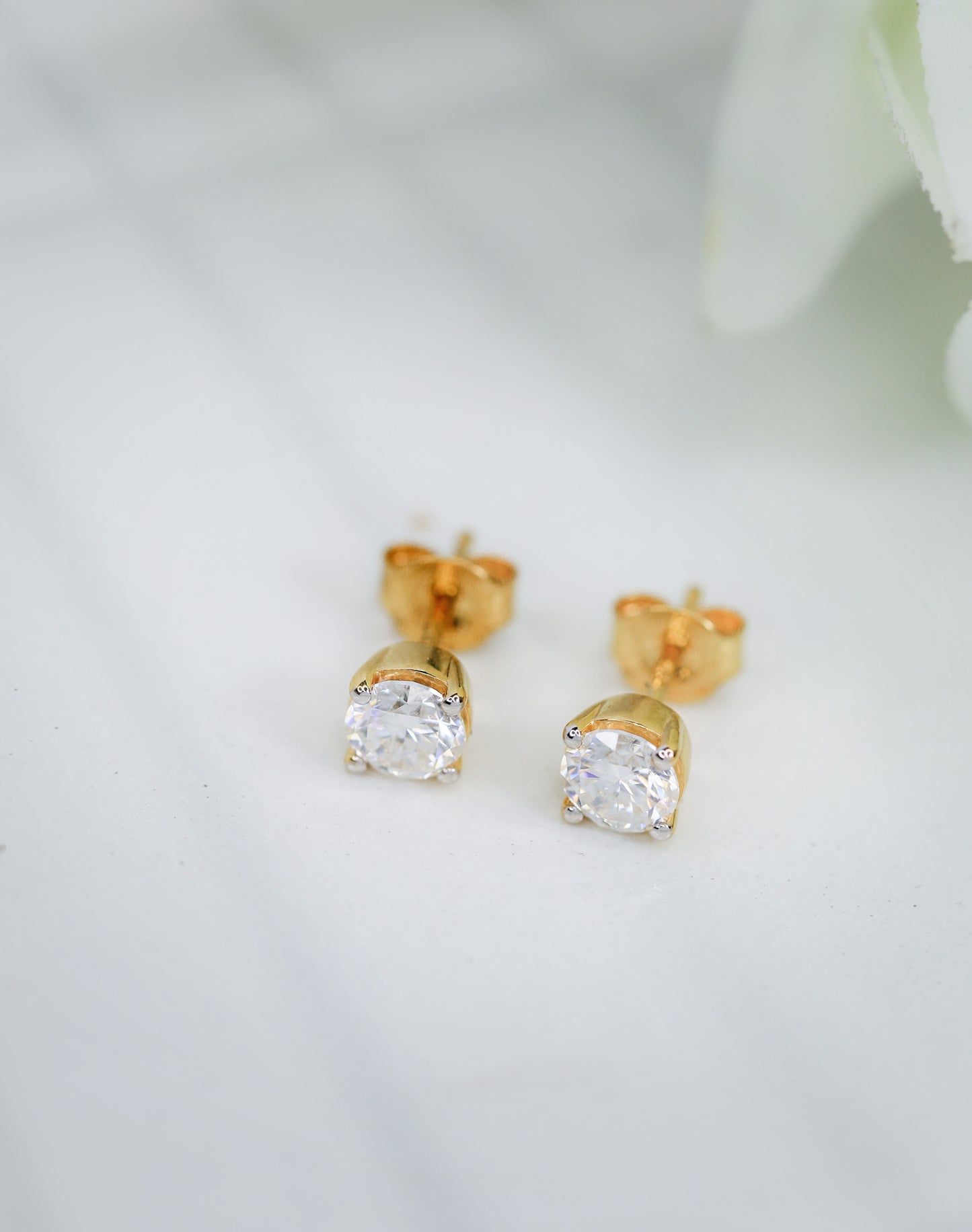 Round Prong Earrings