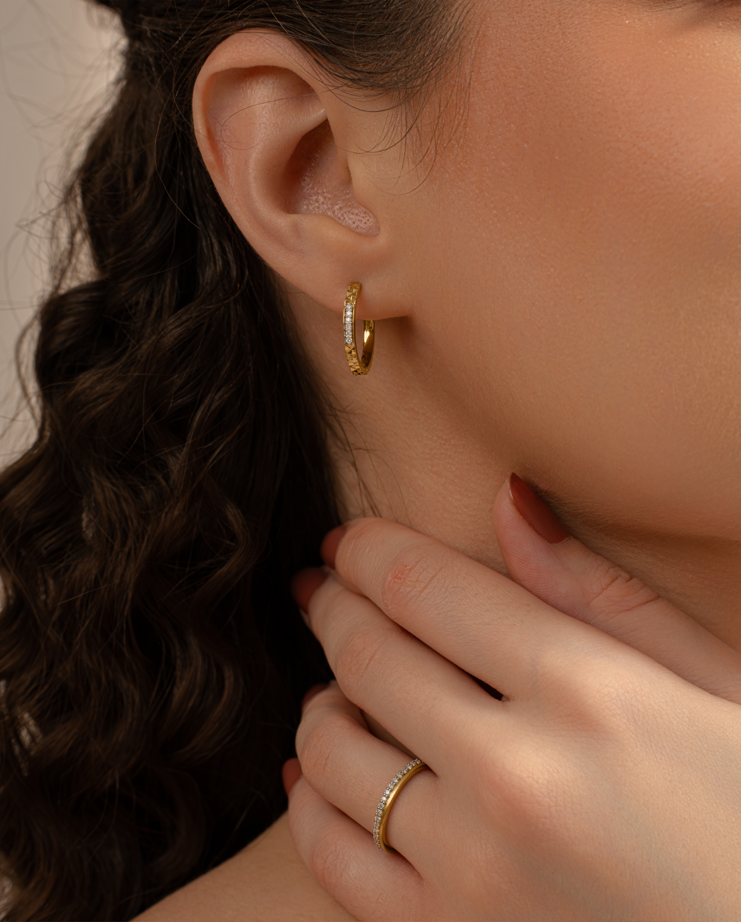 Textured Curve Hoops