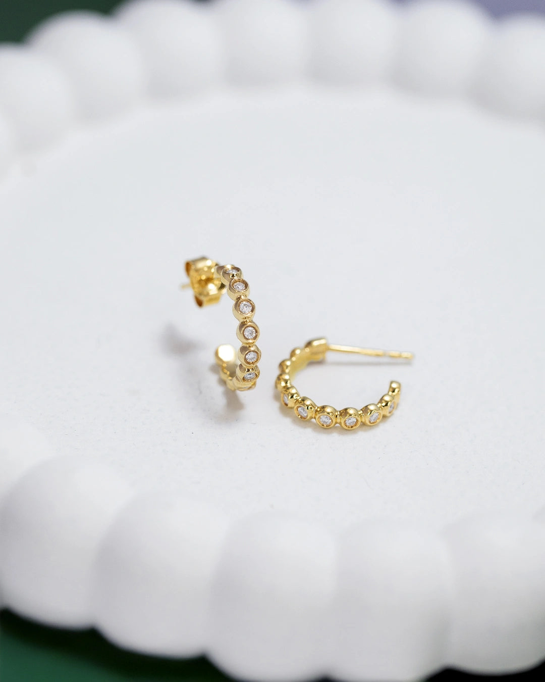 Vertical Bezel Studs