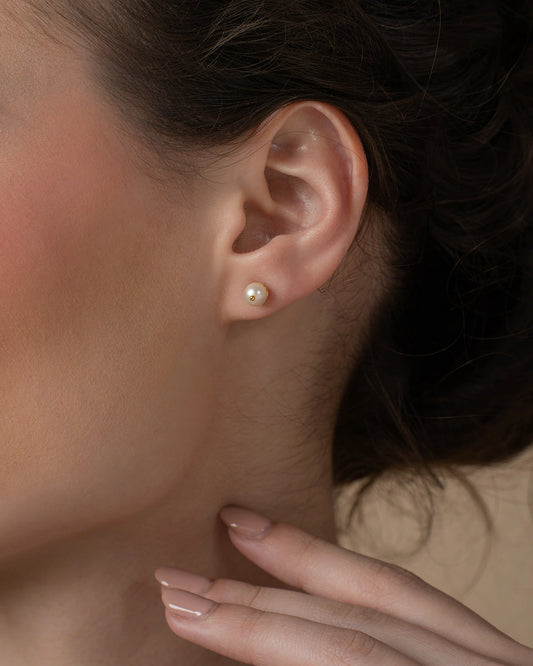 Simple Pearl Earrings