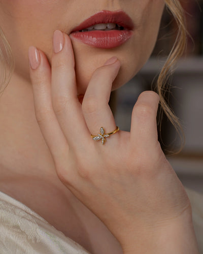 Elegant Wing Ring