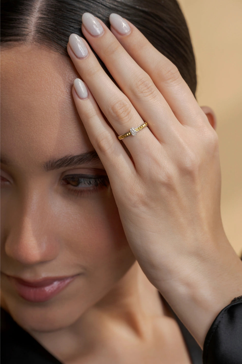 Boxy Center Oval Band