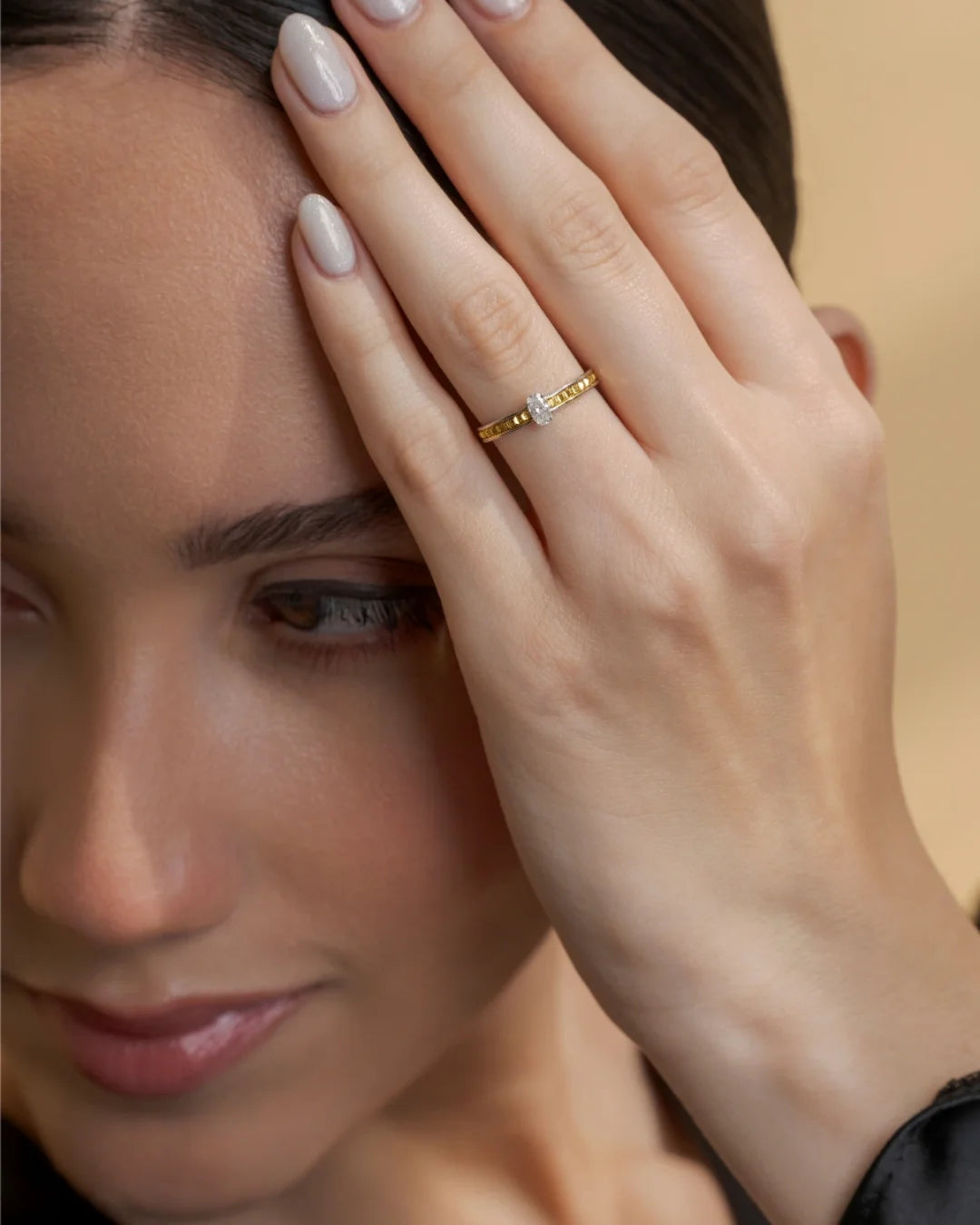 Boxy Center Oval Band