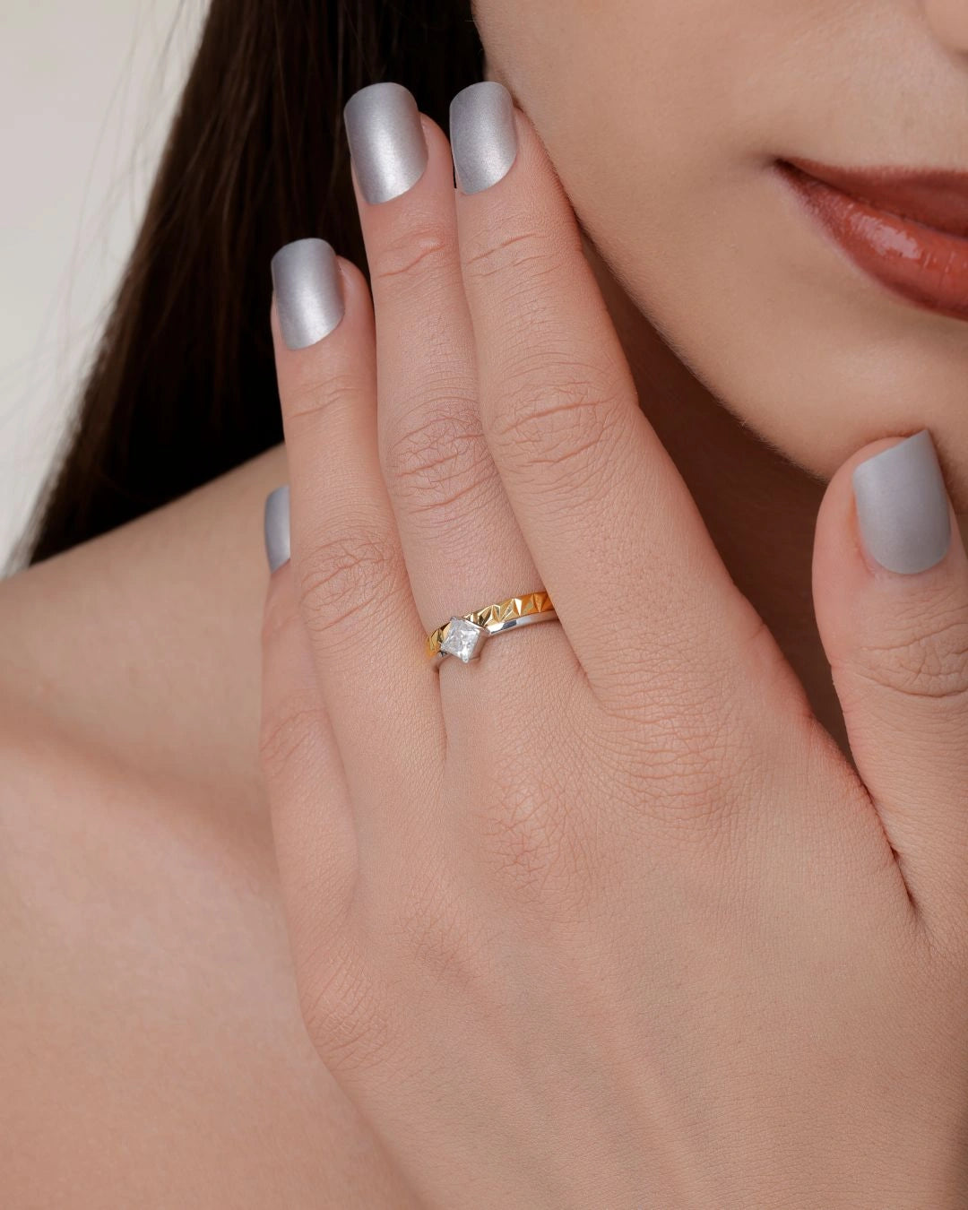 Round Texture Solitaire