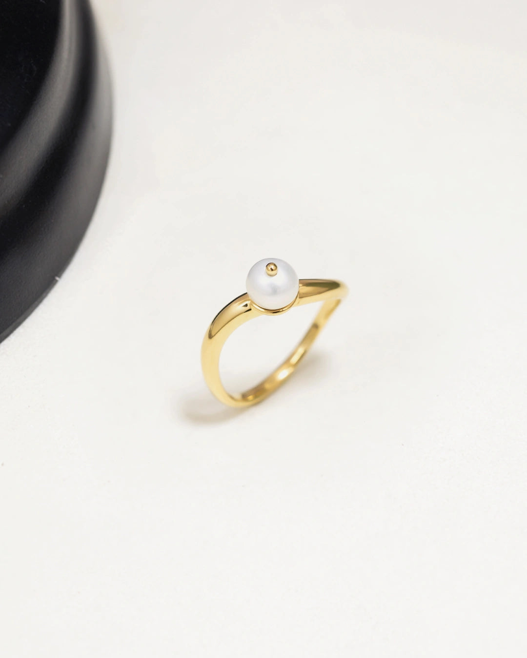 Classic Pearl Ring