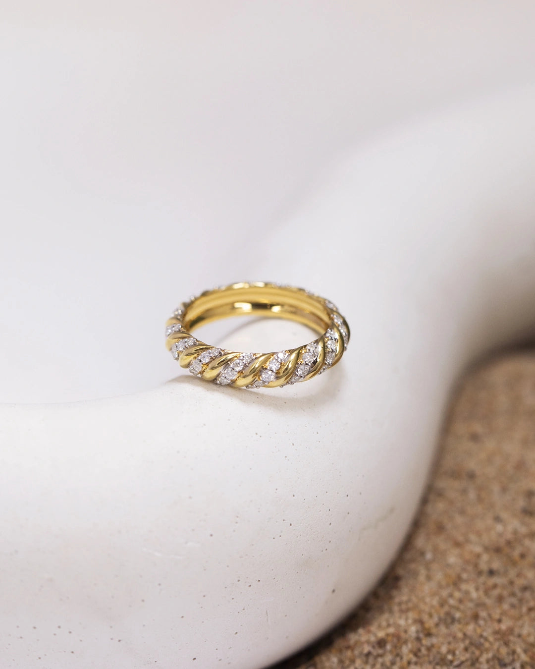 Twisted Diamond Band