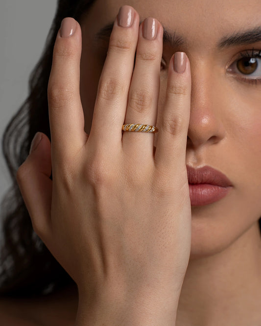 Diagonal Shine Ring