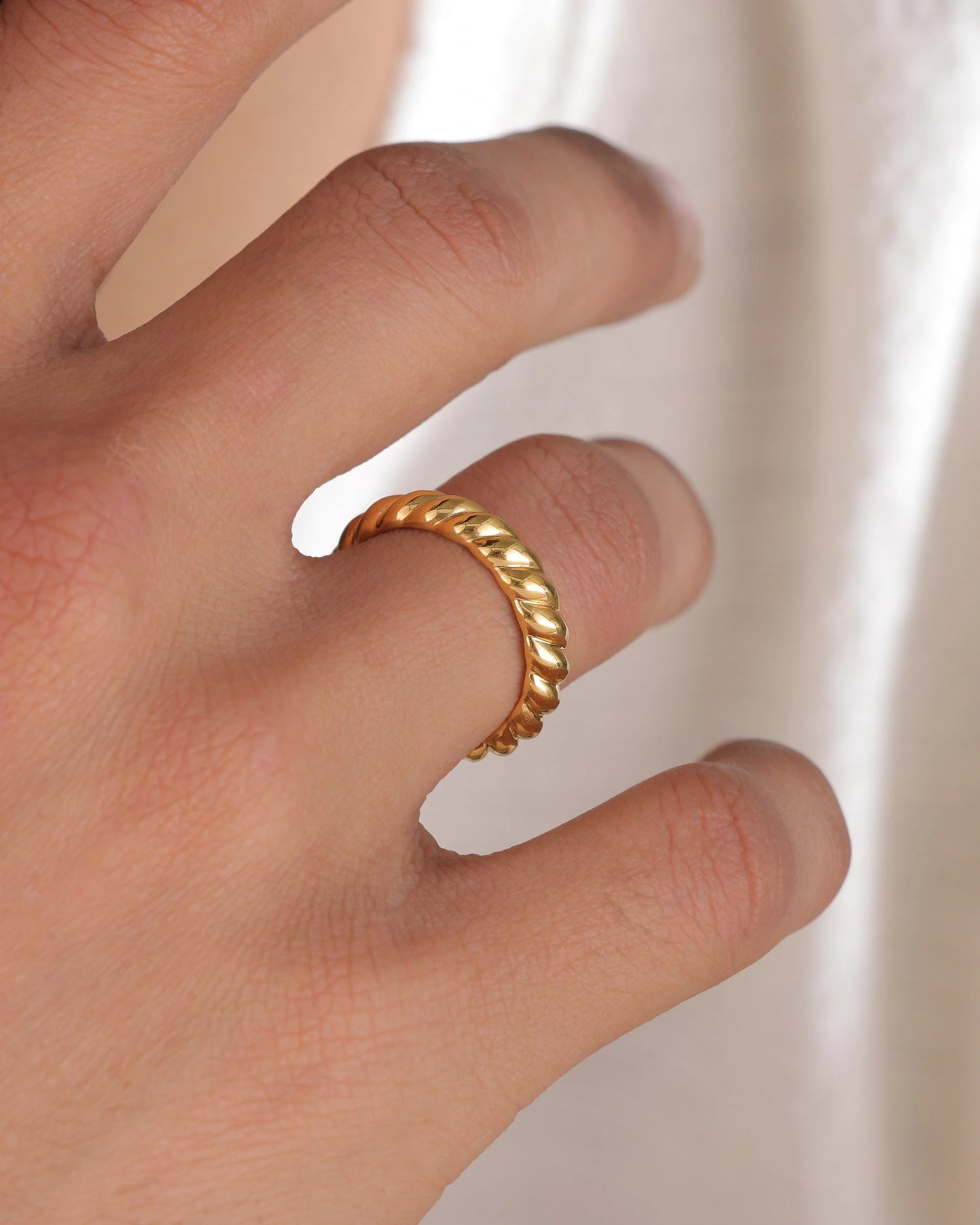 Bold Twist Band