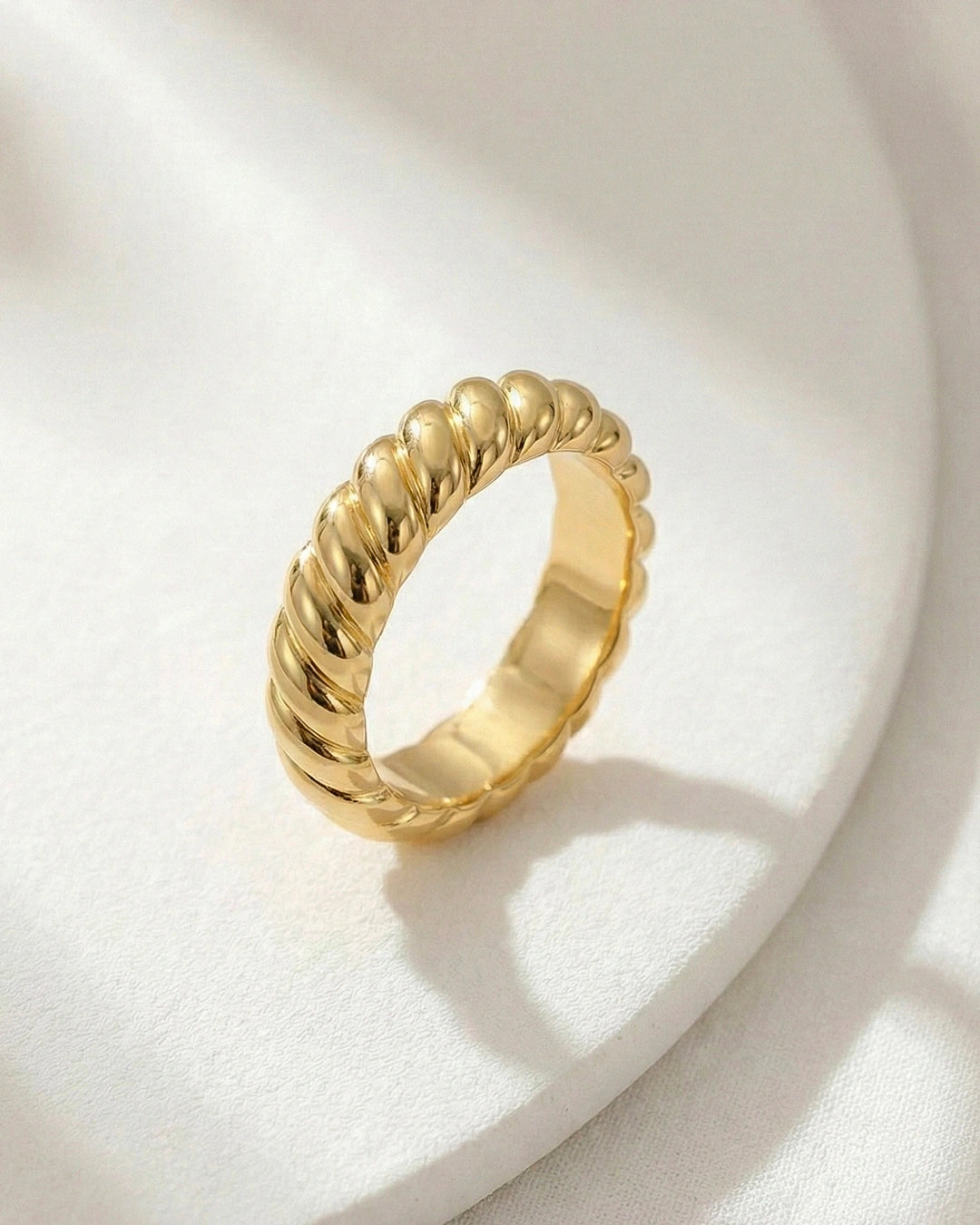 Bold Twist Band