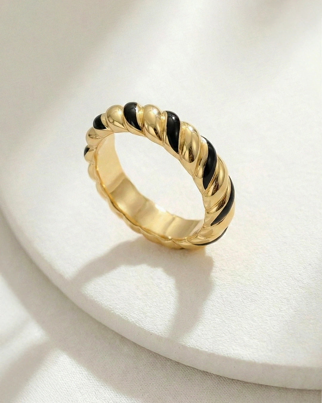 Shadow Spiral Band
