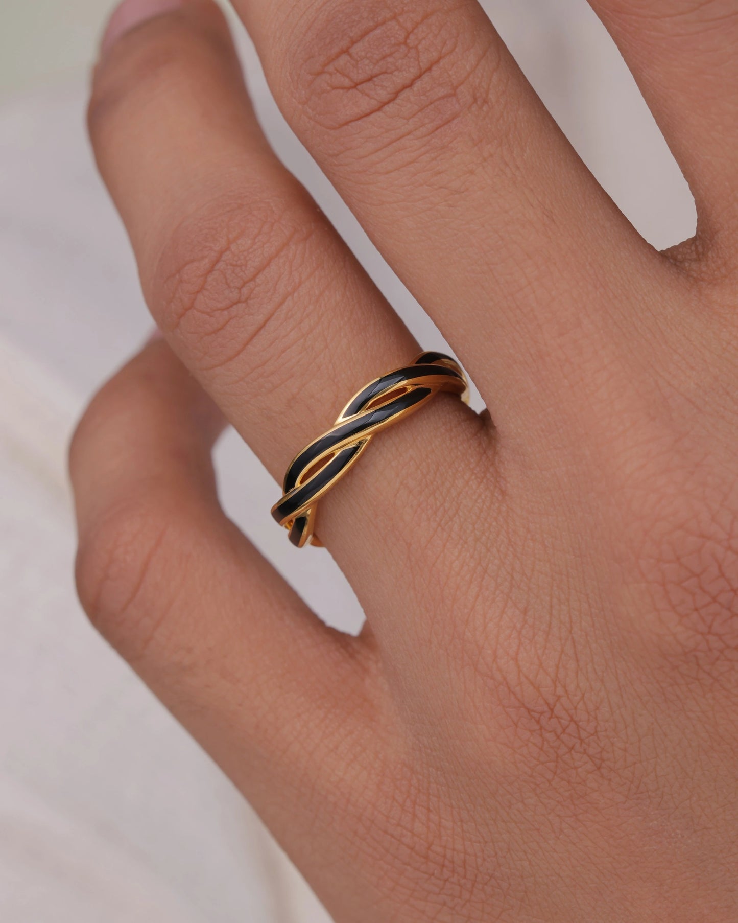 Noir Twist Band
