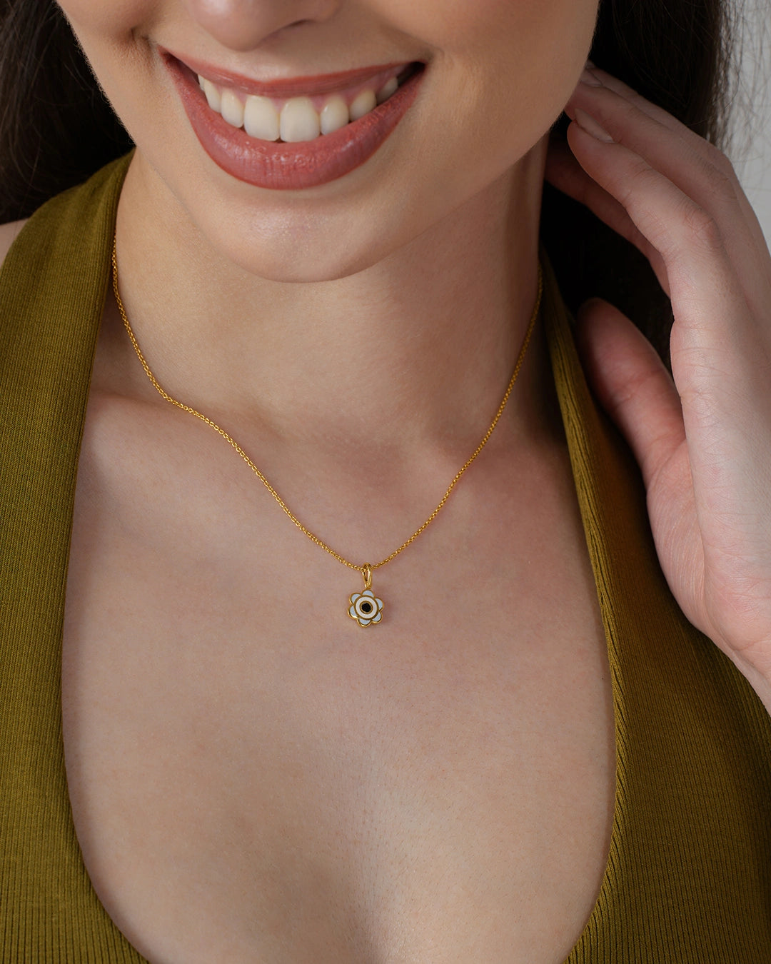 Daisy Flower Pendant