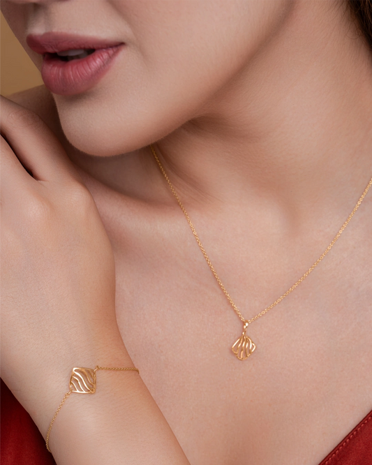 Waving Line Pendant