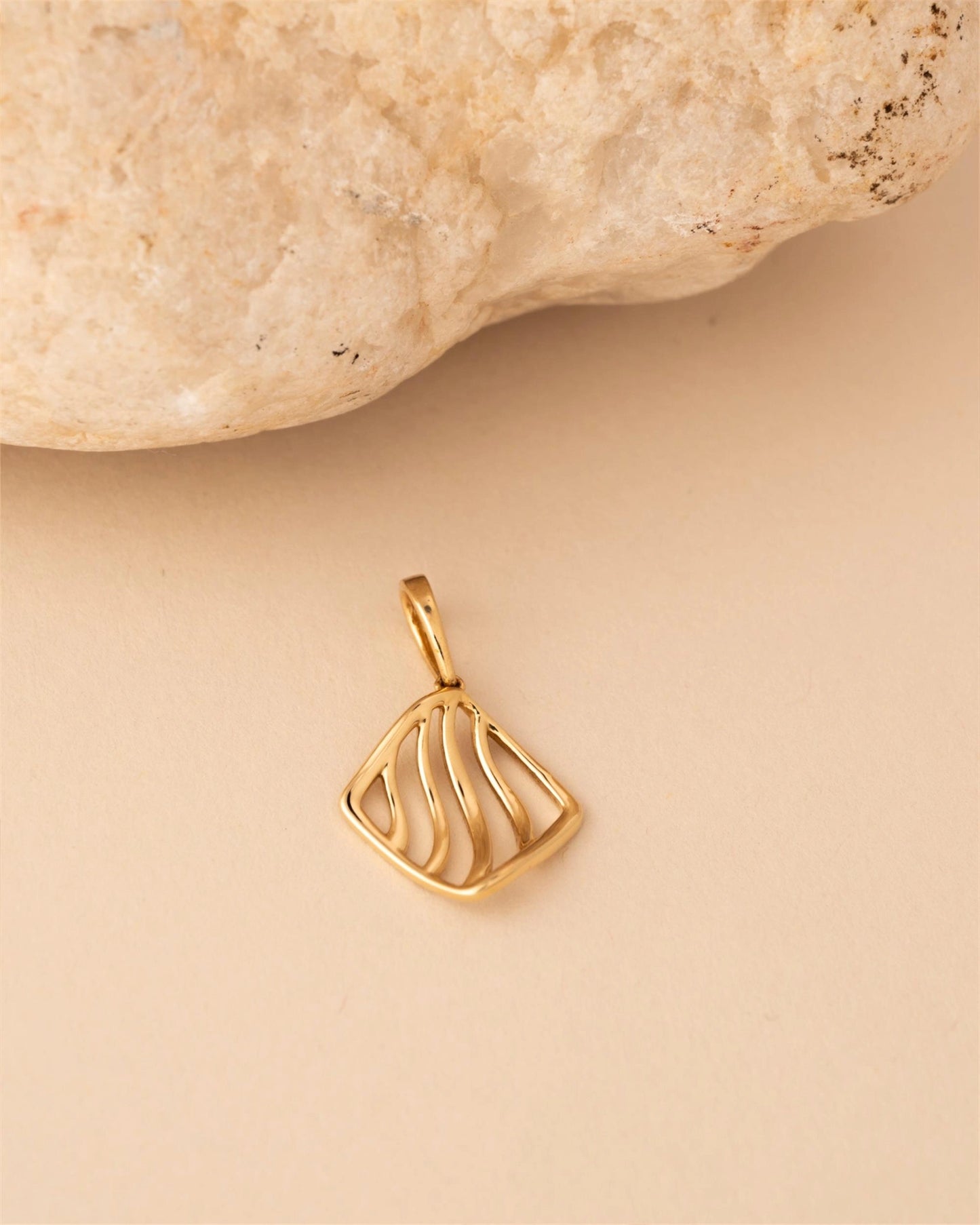 Waving Line Pendant