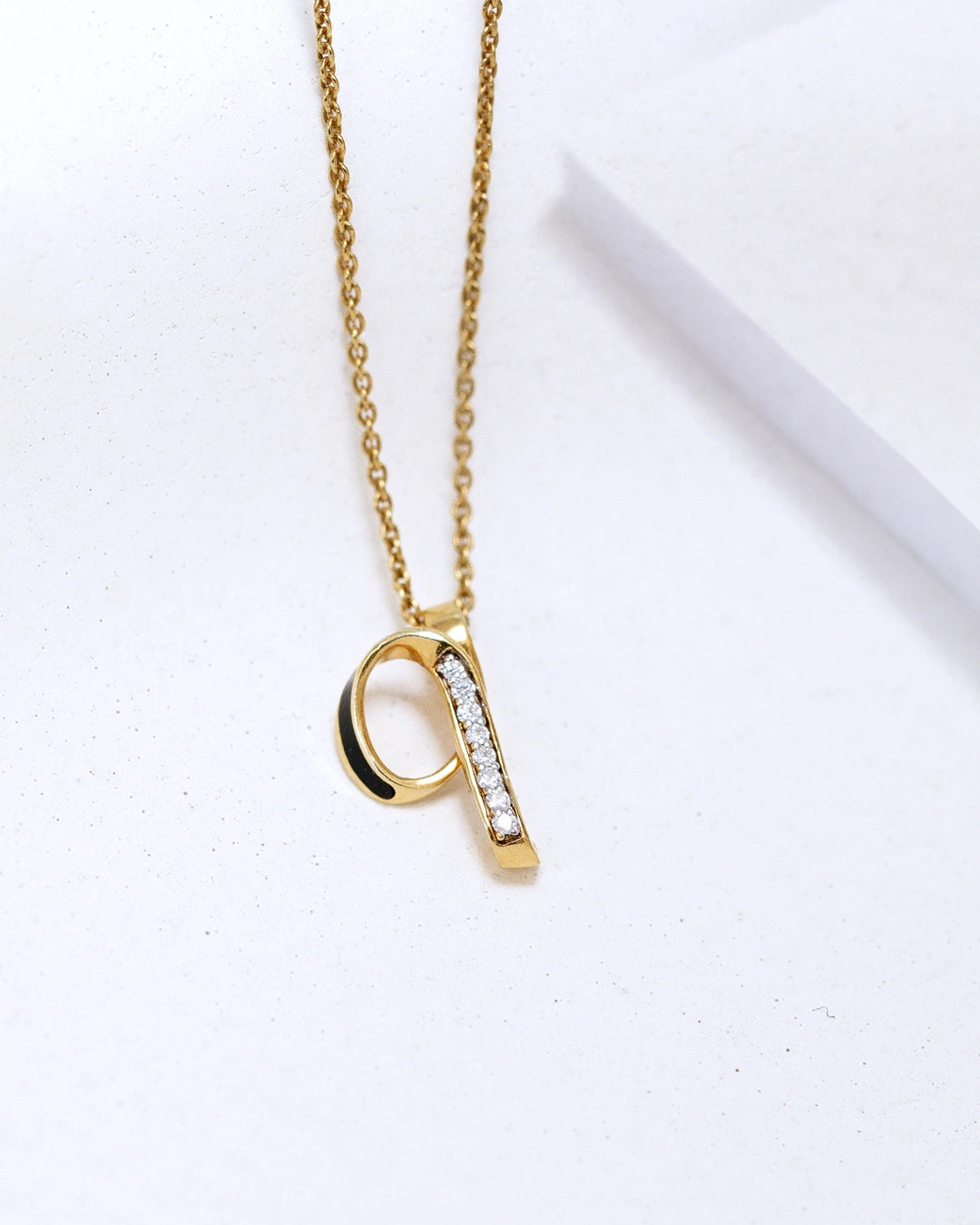 Q Loop-Tail Necklace