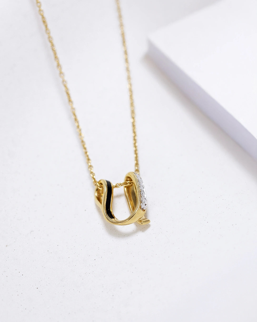 U Curve Necklace