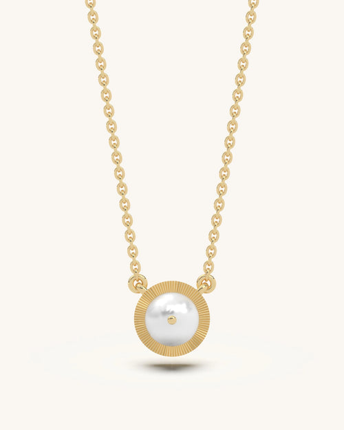  long pearl necklace, 