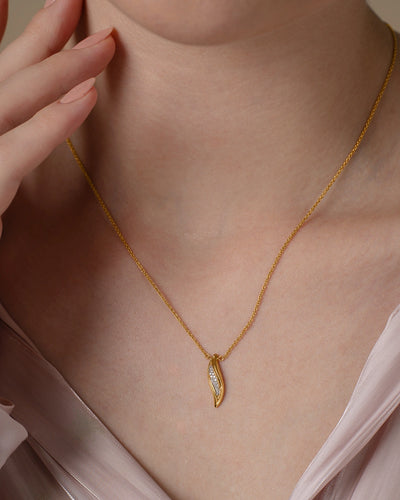 Leaf Curve Pendant