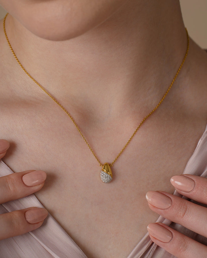 Raindrop Curve Pendant