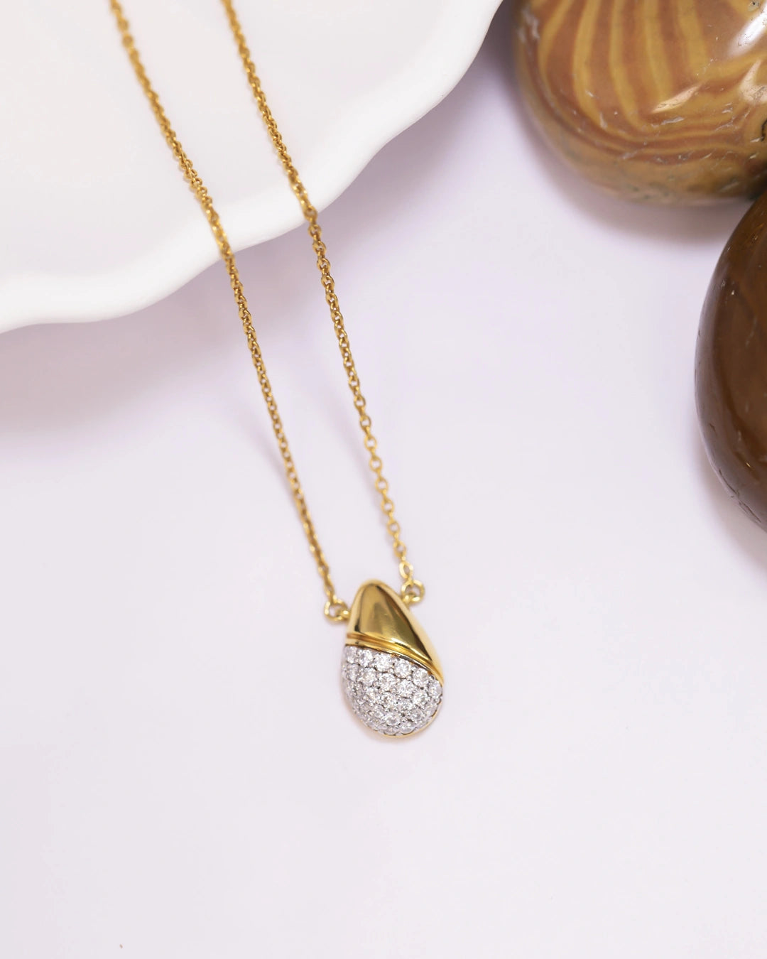 Raindrop Curve Pendant