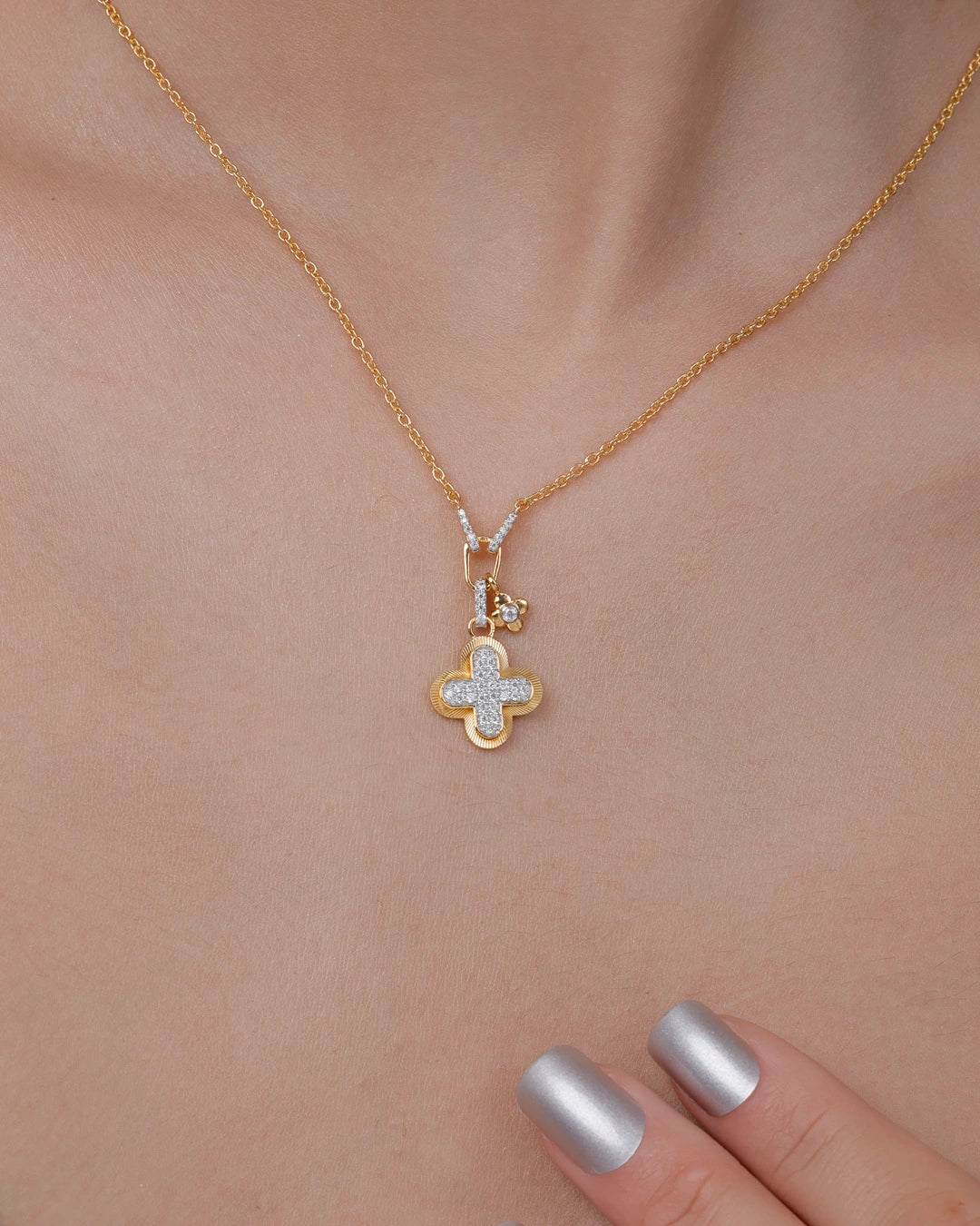Textured Radiant Clover Necklace