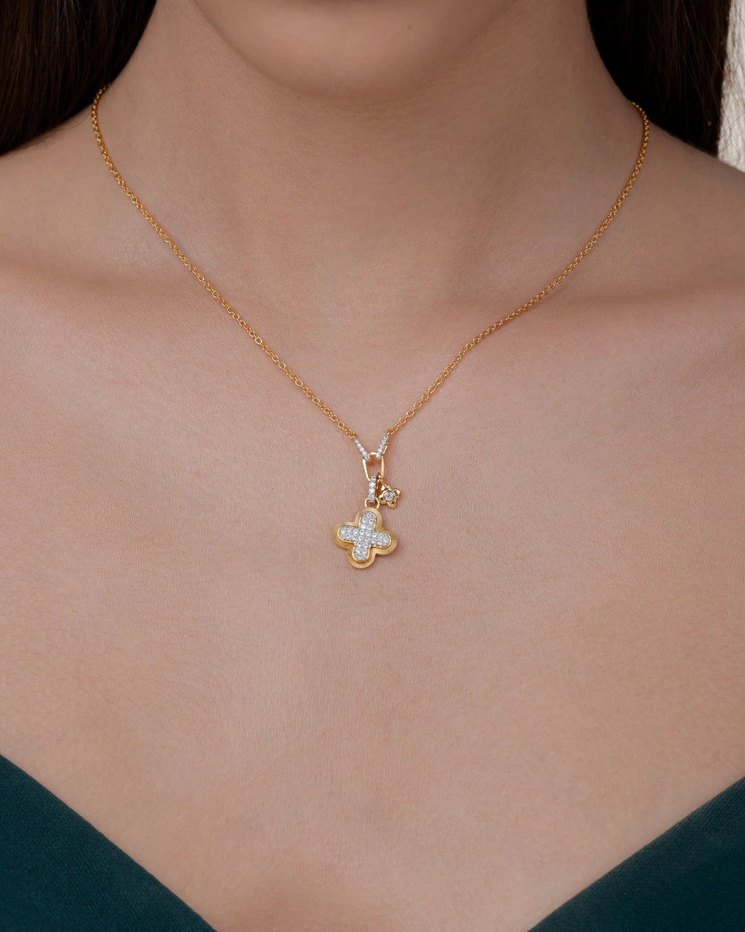 Textured Radiant Clover Necklace