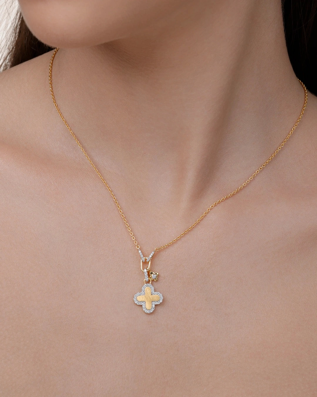 Gilded Texture Clover Necklace