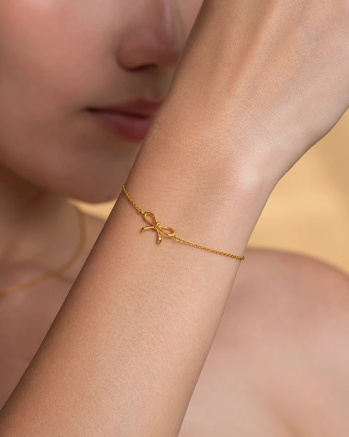Outline Bow Bracelet