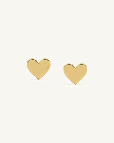 Pair of Mini Heart Stud Earrings in 18K Gold Vermeil