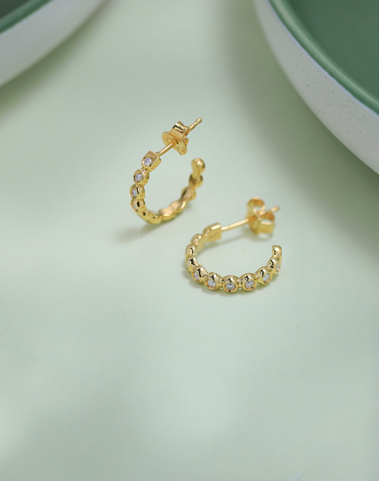 Vertical Bezel Studs