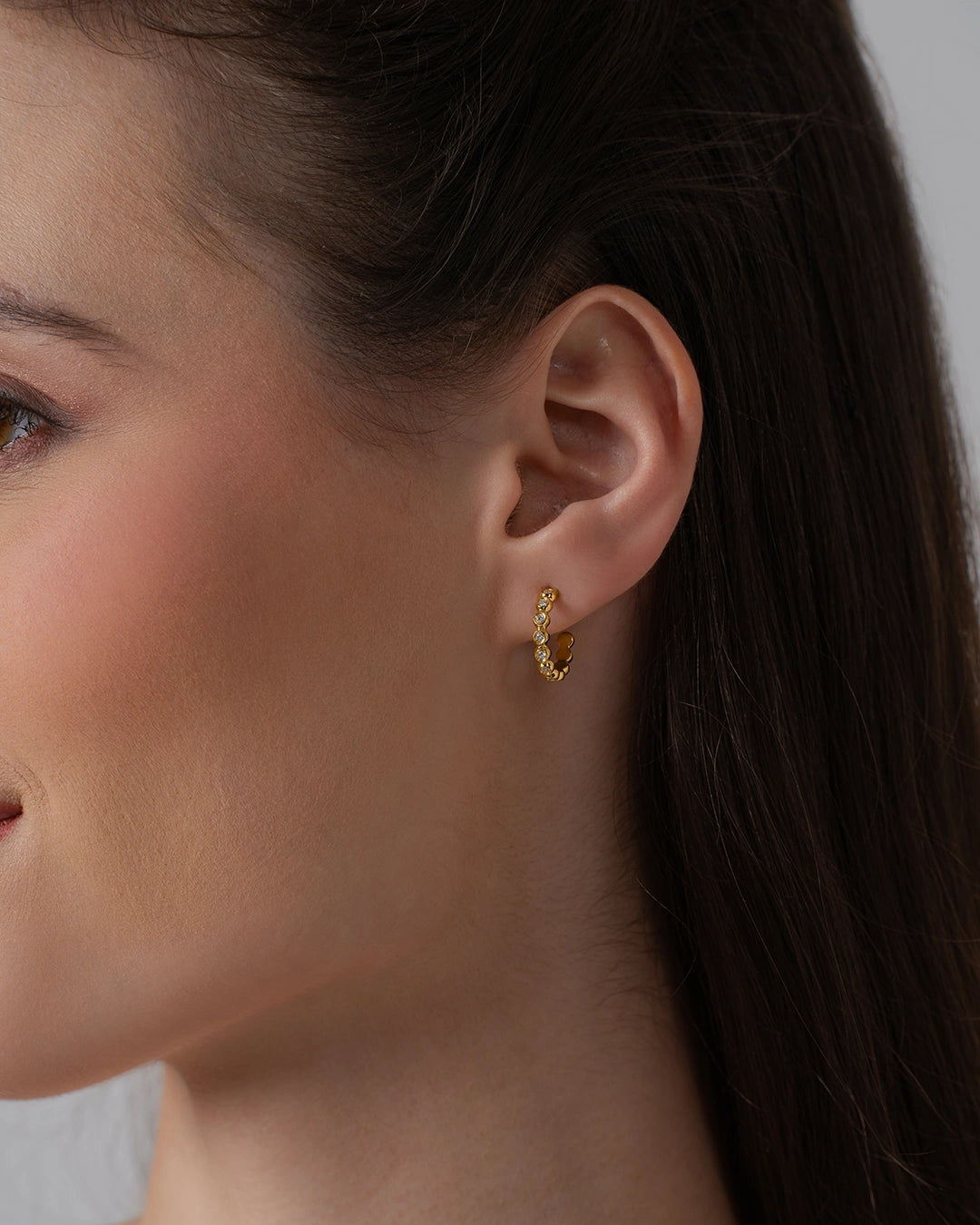 Vertical Bezel Studs