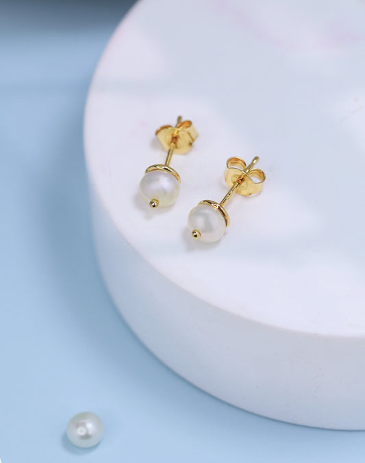 Simple Pearl Earrings