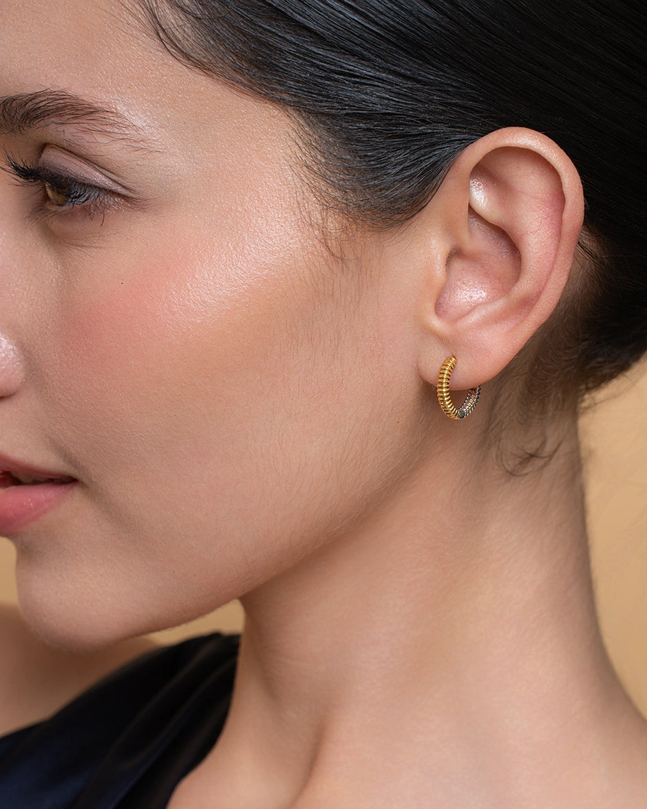 Grooved Curve Huggies