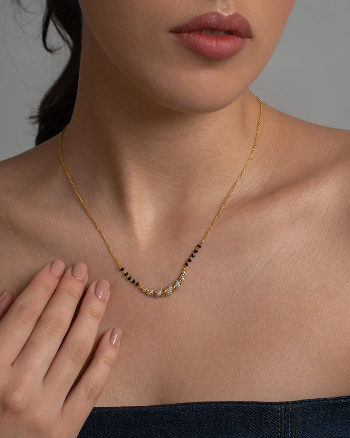 Curved Mangalsutra Design