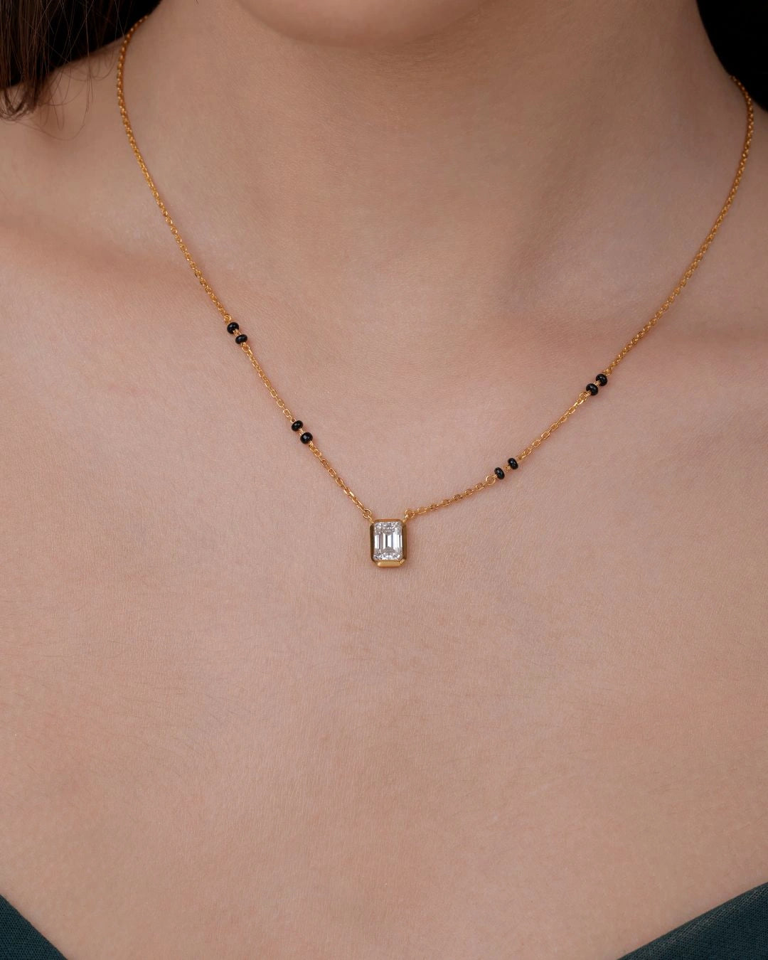 Emerald Solitaire Mangalsutra