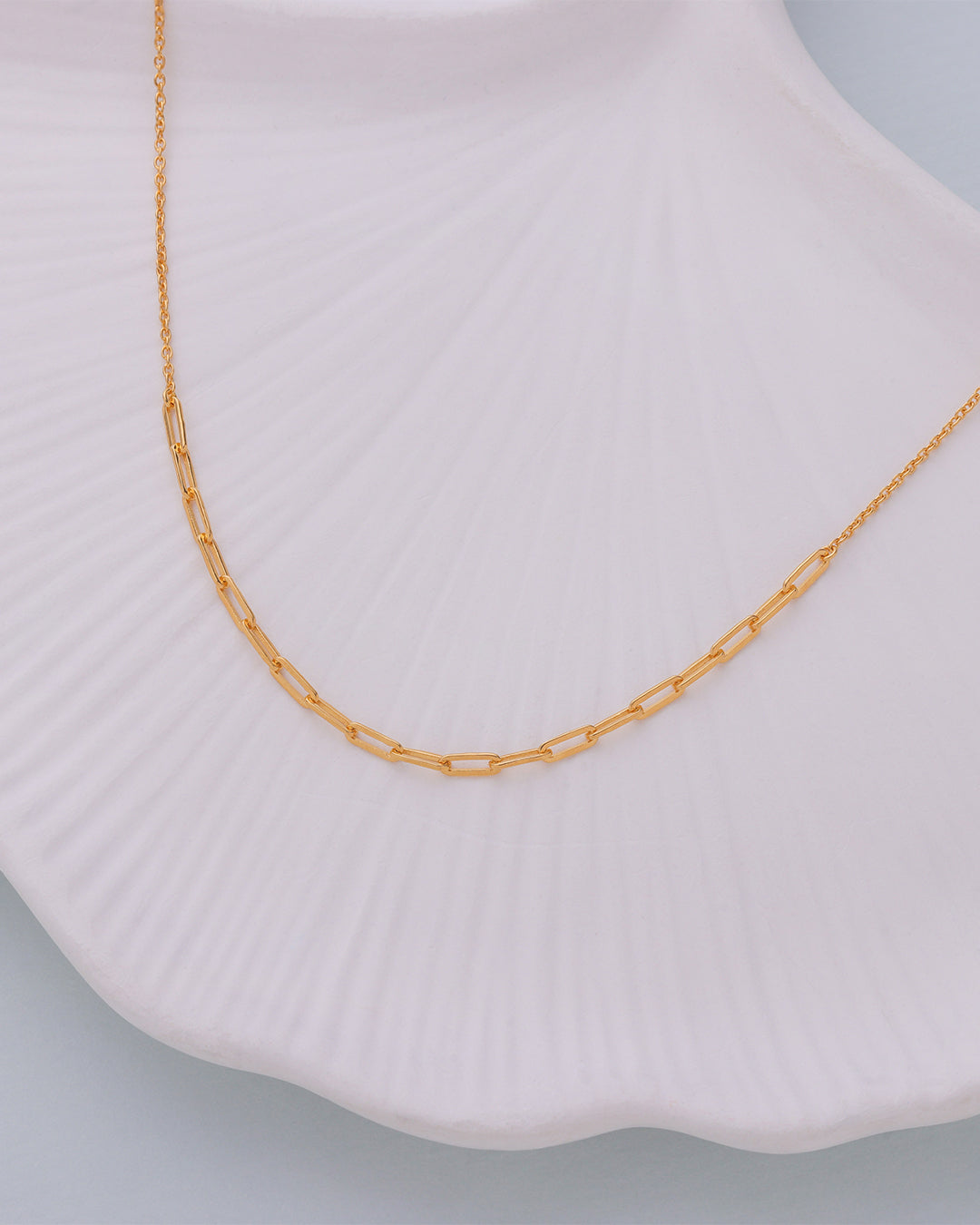 Minimal Link Chain & Lip Enamel Charm