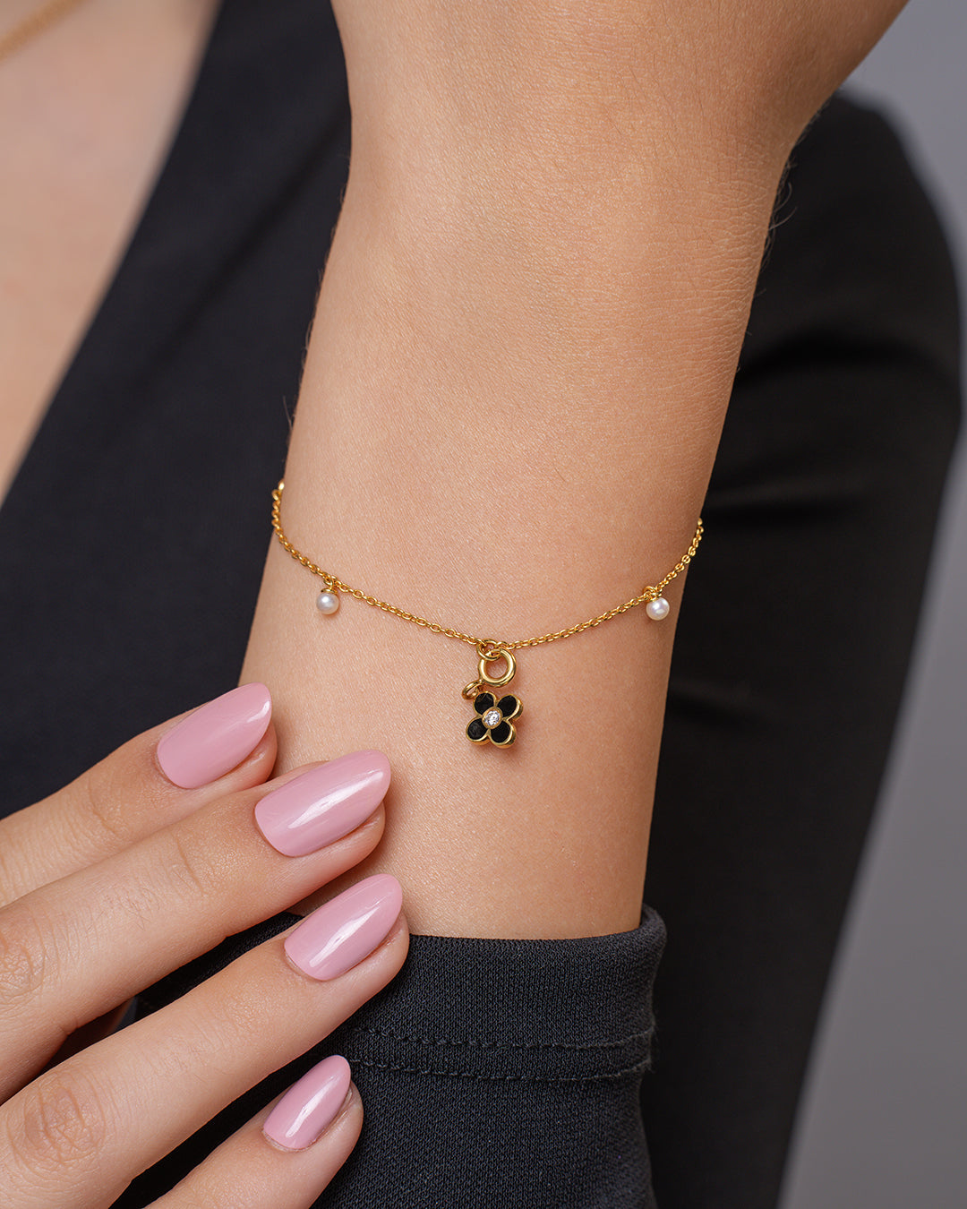 Pearl Accent Chain Bracelet & Four-Clover Charm