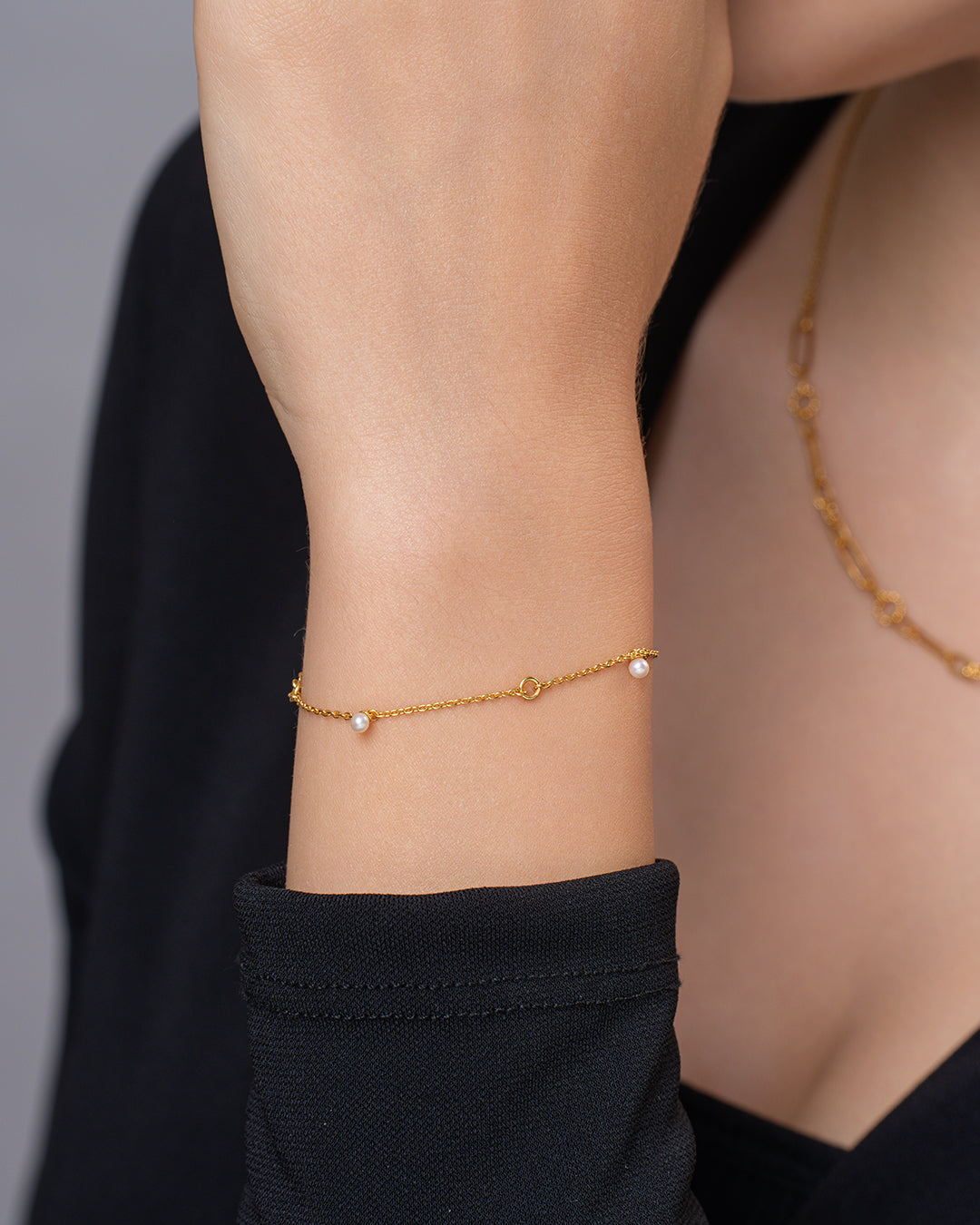 Pearl Accent Chain Bracelet & Four-Clover Charm