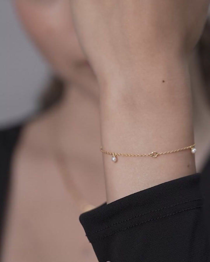 Pearl Accent Chain Bracelet & Four-Clover Charm